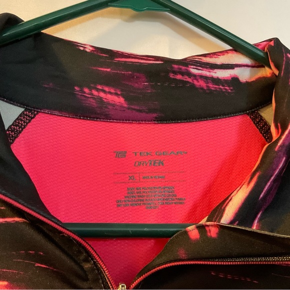 Tek Gear/ Dry Tek size xl zip front long sleeve hot pink and black active wear. - Picture 4 of 4